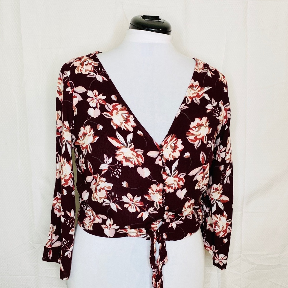 Y2K Aeropostale Burgundy Floral Crop Top Tie Shirt Small‎
Cottagecore